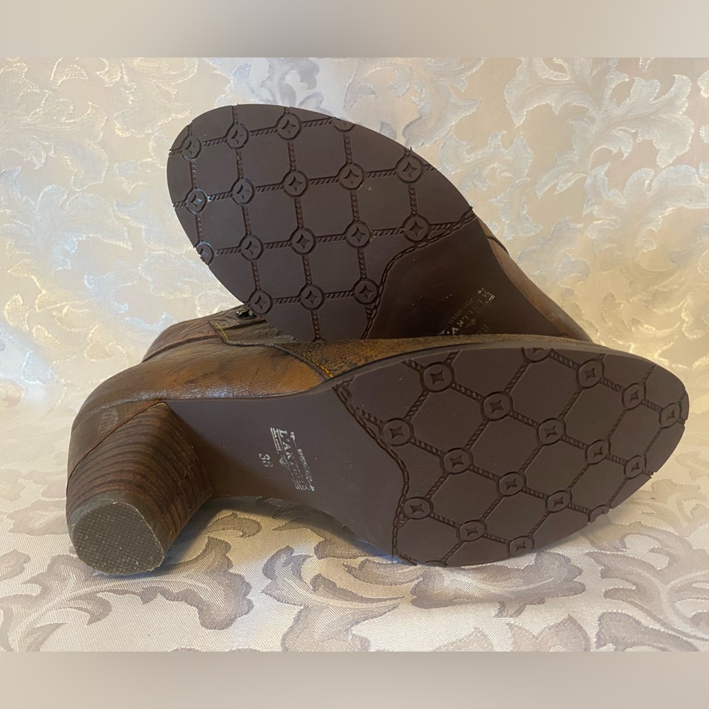 Worn once L’Artiste Spring Step Leather Booties, Bestlove, Size 38, US 7.5-8 - Picture 10 of 13